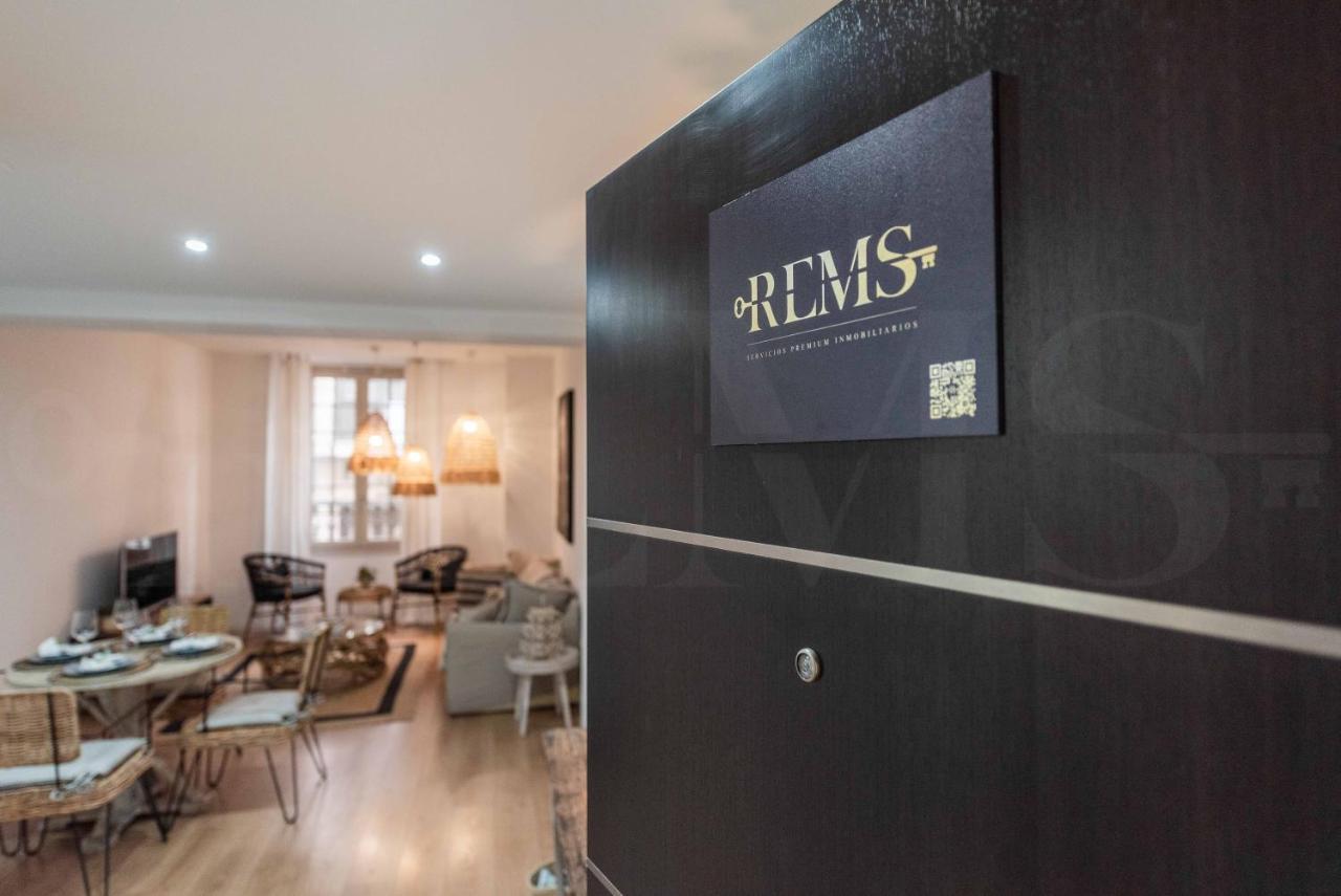 Lovely Boho Apartment With Parking - Historic Center By Rems Málaga Dış mekan fotoğraf